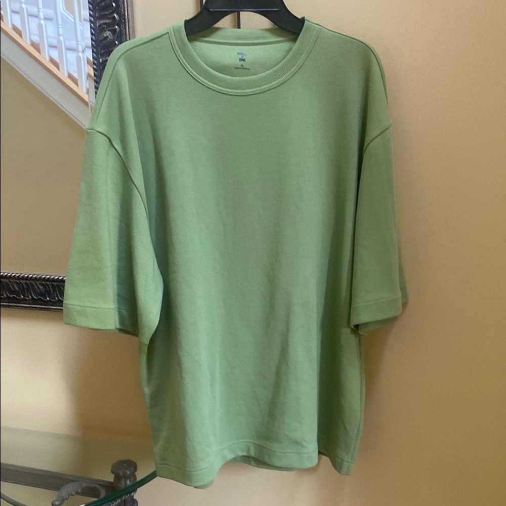 Macy's Mode of One Men's XL short sleeve medium weight Green top